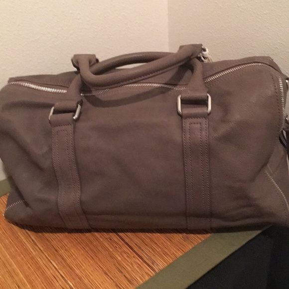 🆕 🐚NWT Grey Leather Zippered Satchel🐚 - Picture 3 of 8